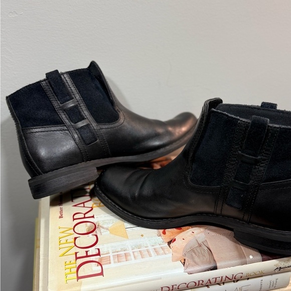Timberland Black Leather Women’s Boots Size 6.5